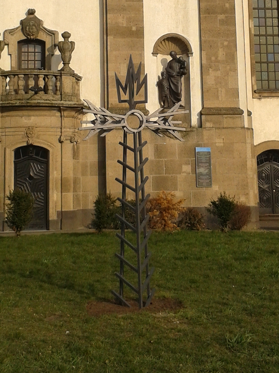 Kreuz des Gemeindezentrums Rchling - Hhe